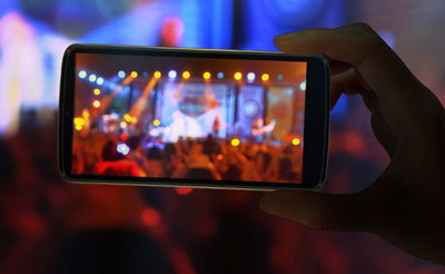 בכירים בפייסבוק: "תוך 5 שנים לא תהיה מילה אחת בפייסבוק"