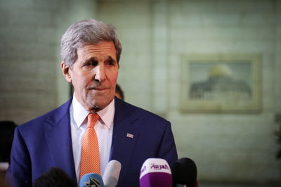 מודה כי הטרור הוא האיום העליון, ג'ון קרי מהארכיון.