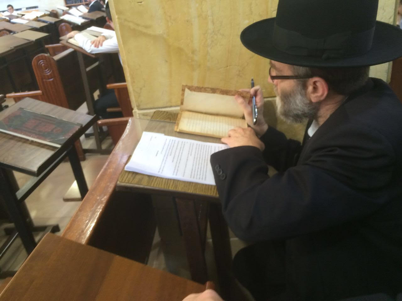 התקבצו ללימוד כמחאה על כבוד התורה שנפגע