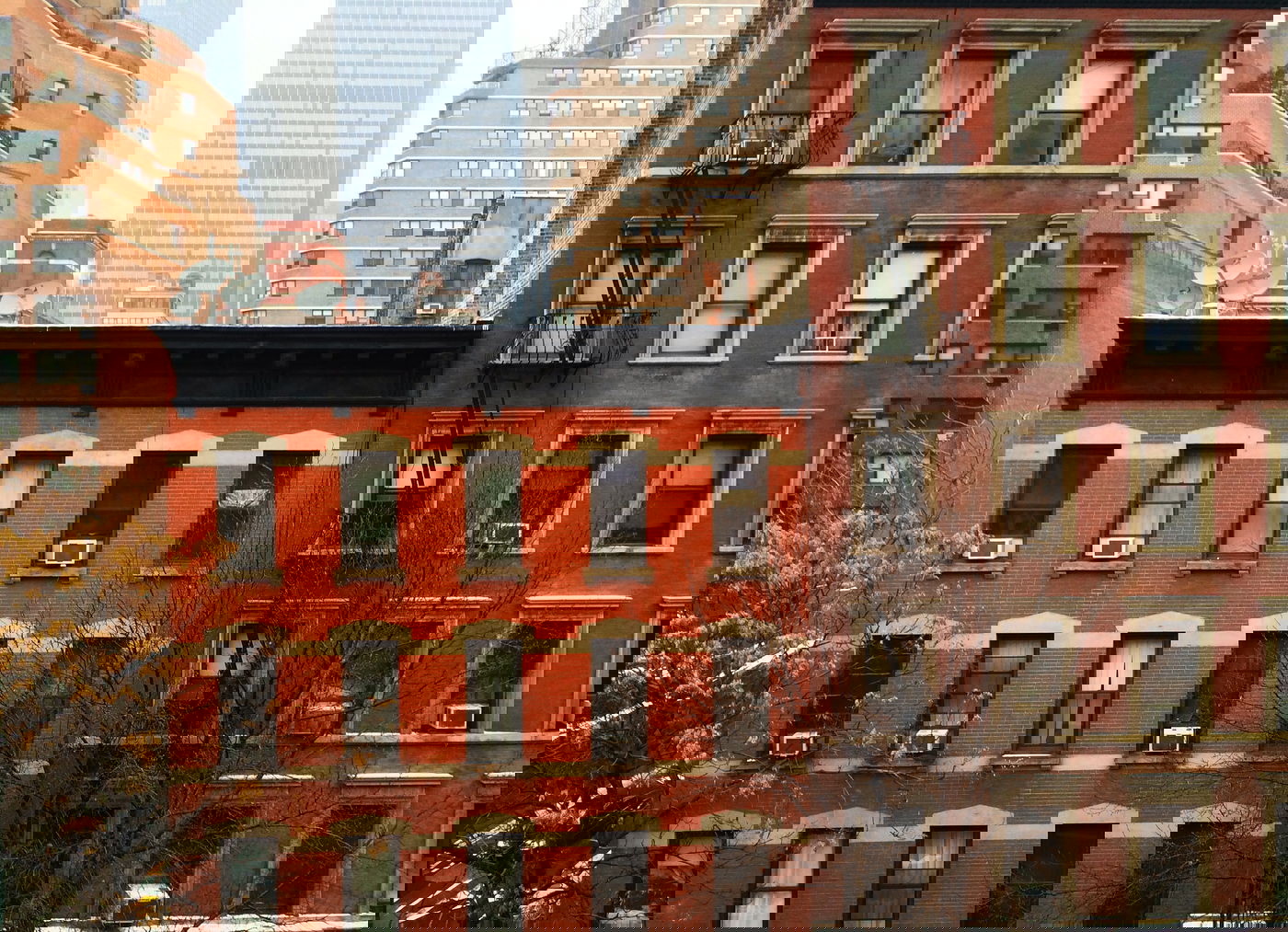 כחלק ממהסכם, הועבר חלקו בדירה המשותפת לאישה. אילוסטרציה