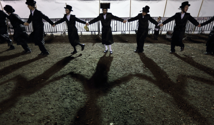 להתעטף בעונג של קדושה. אילוסטרציה