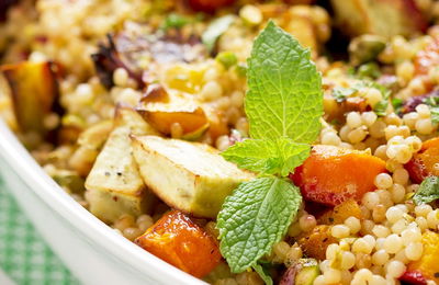 קוסקוס קיצי עם ירקות מאודים