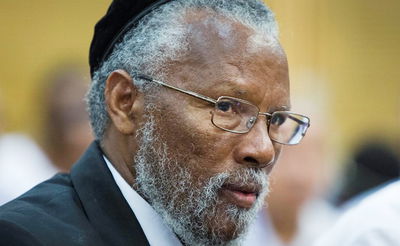 הרב לאו נגד הדחת הרב האתיופי: "עזר לנו"