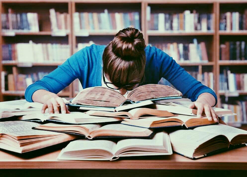 מחקר: לדעת יותר גורם לנו להיות יצירתיים פחות