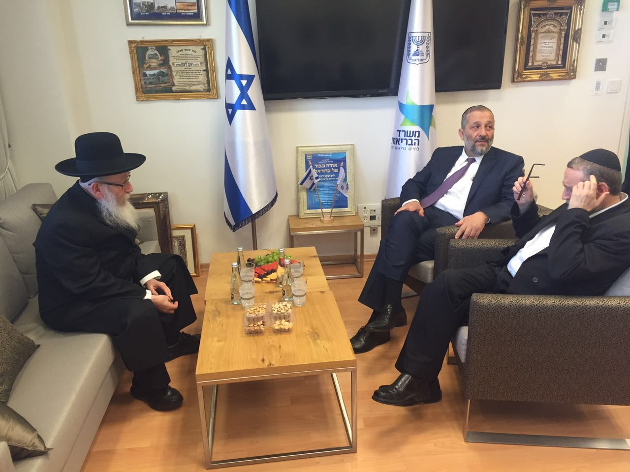 בלשכת ליצמן: דרעי וגפני התכנסו לדון על השבת