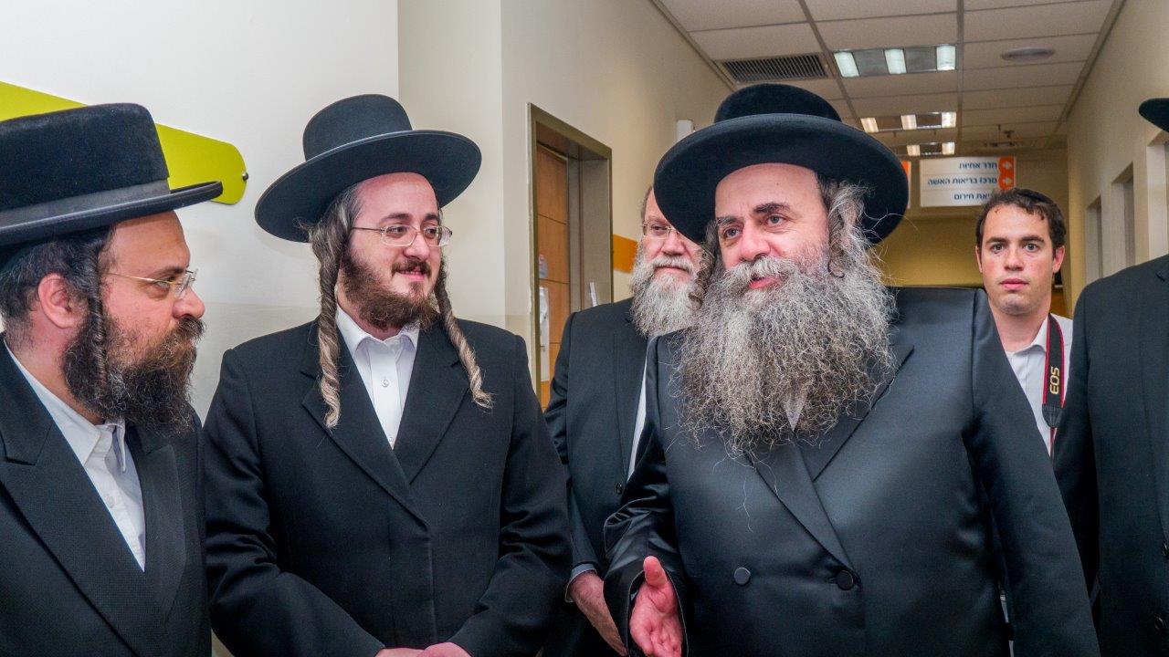 ממלכת התורה 'עוז והדר' השיקה ספריה עשירה במרפאת מאוחדת מרום שיר בבני ברק