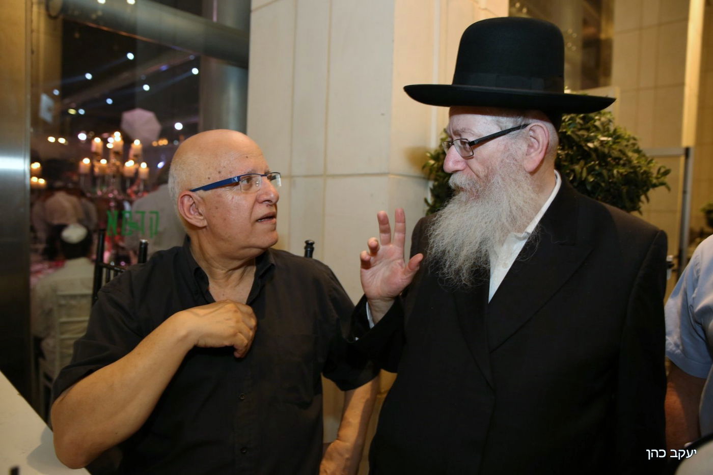 מפגן הכוח של משה ליאון בחתונת בתו. צפו בגלריה