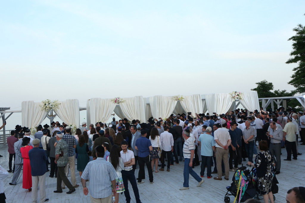 ארבעה זוגות קיבלו עליהם יהדות ונישאו בשנית • צפו