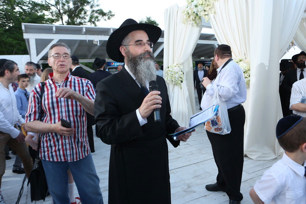 ארבעה זוגות קיבלו עליהם יהדות ונישאו בשנית • צפו