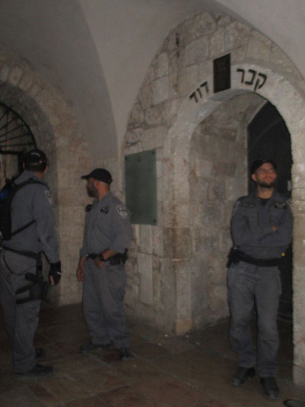 מהומות בקבר דוד: המשטרה עצרה כמה מפירי סדר יהודים