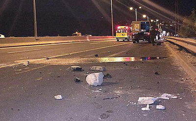 האבנים והשמן על כביש 443