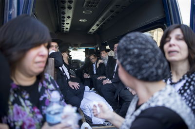 תיעוד דומע: מסע הלווית אשת נשיא המועצת