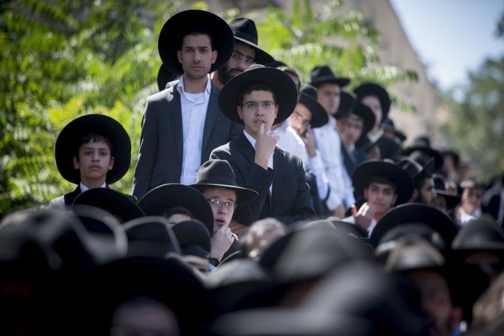 תיעוד דומע: מסע הלווית אשת נשיא המועצת