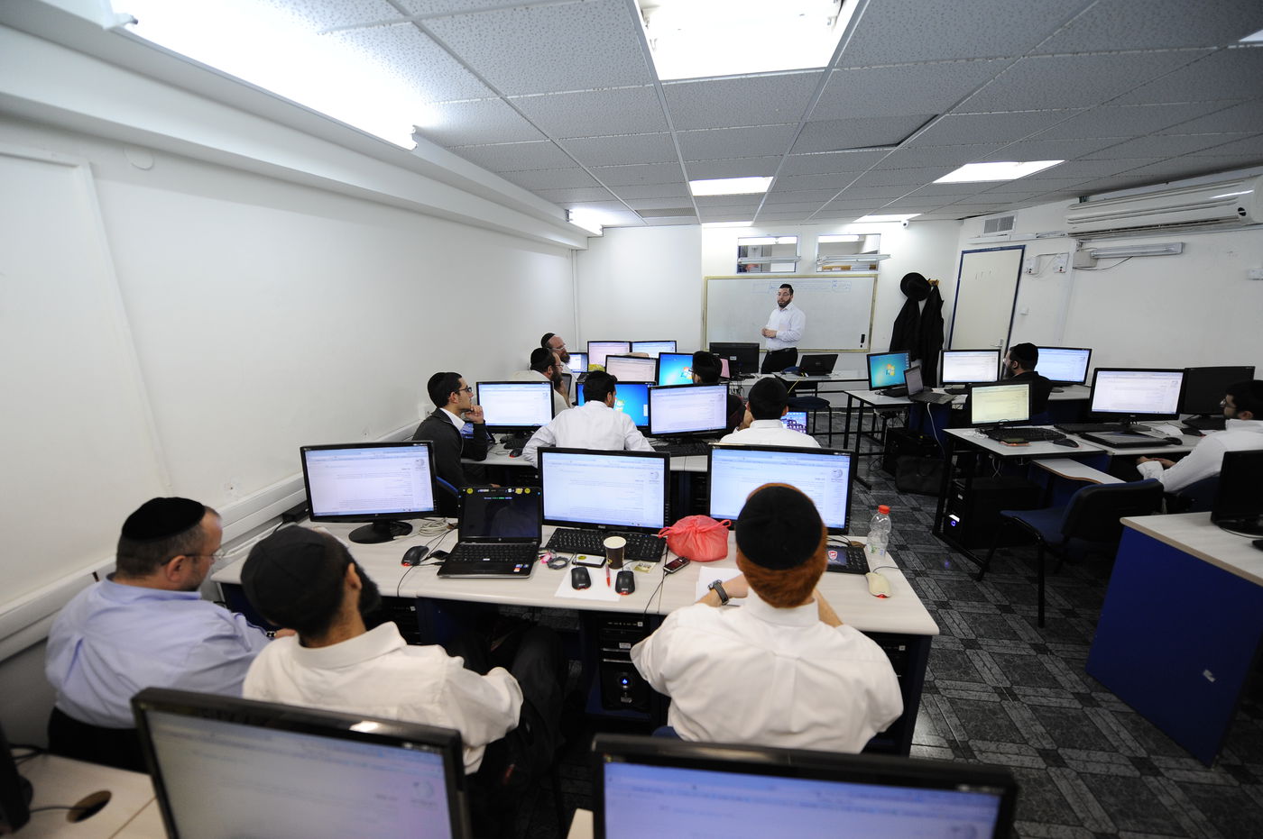 תכנית לימודים בהתאמה מושלמת לציבור החרדי.