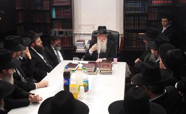 הבוגרים עם רבי יגאל רוזן