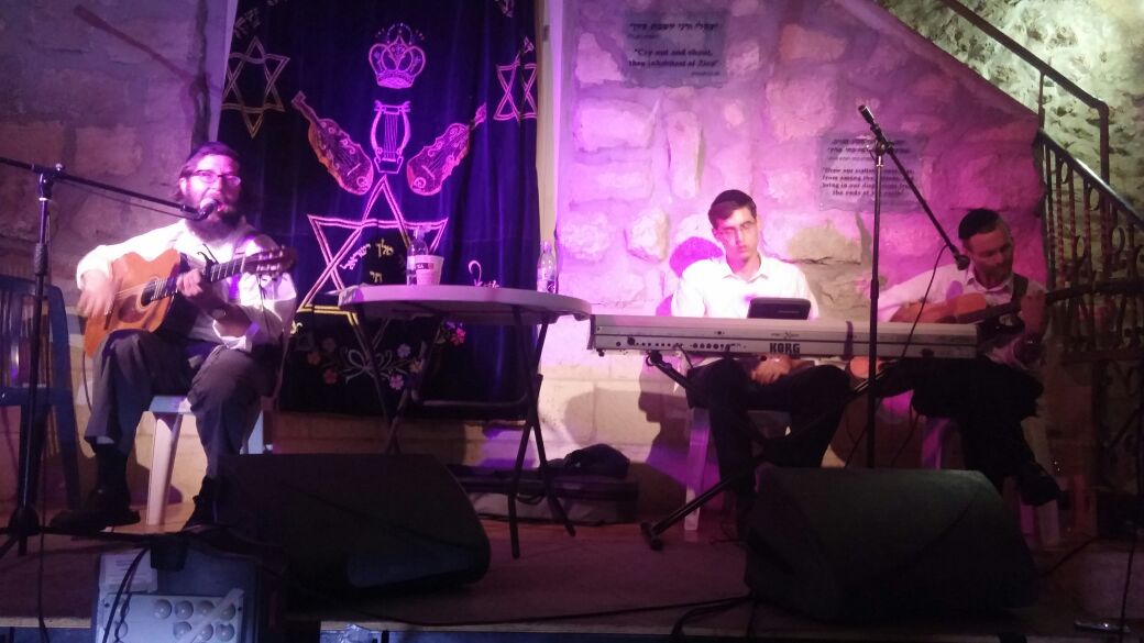 מאות בחורי ישיבה ואברכים בזיץ מיוחד בקבר דוד המלך