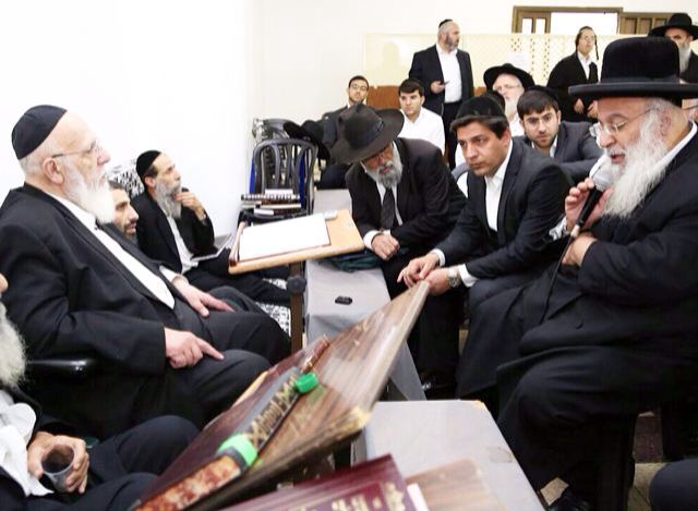 מנחמים את נשיא המועצת • היום השני