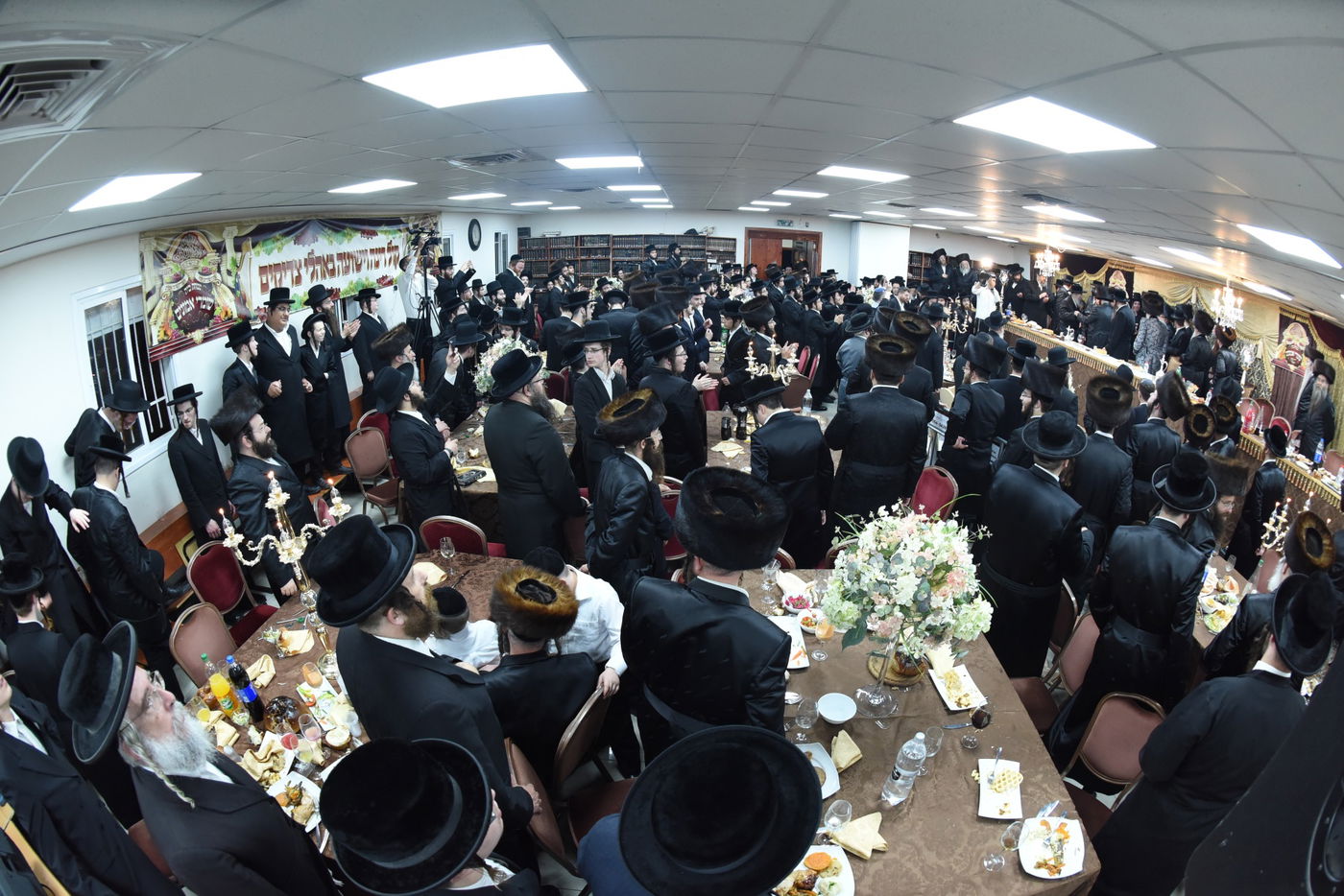 השבע ברכות שערך ראש ישיבת שומרי אמונים • צפו