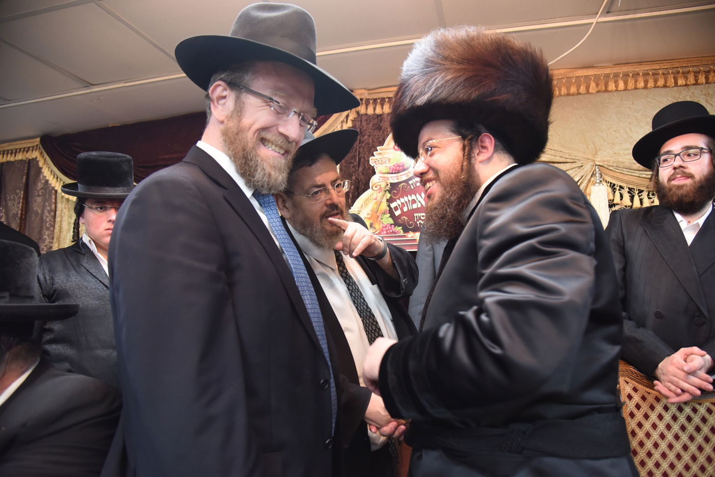 השבע ברכות שערך ראש ישיבת שומרי אמונים • צפו