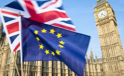 הורד דירוג האשראי של בריטניה מחשש לחוסר יציבות