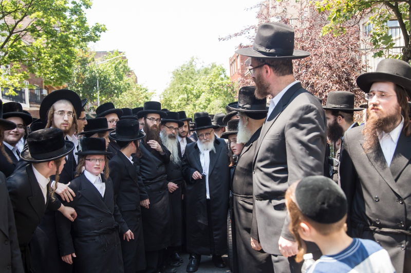 הלווית הרבי מבוסטון בית שמש זצ"ל בבורו פארק