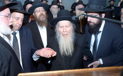 ראש הישיבה ביטל שיעורים: "בגלל פצע בגרון"