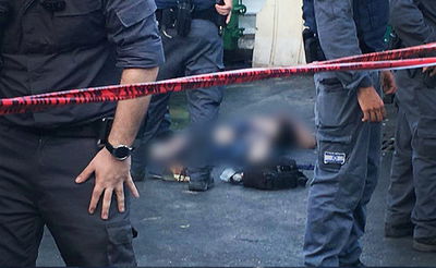 הדרמה בנתניה: אזרחים נאבקו במחבל עד שהוא נורה למוות