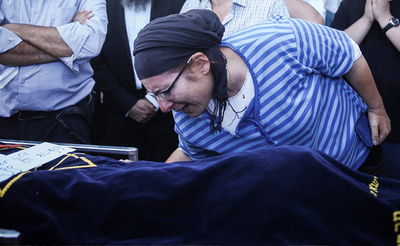 "אבא, נתת לי פיקדון ל-13 שנה, אני מחזירה לך אותו באהבה"