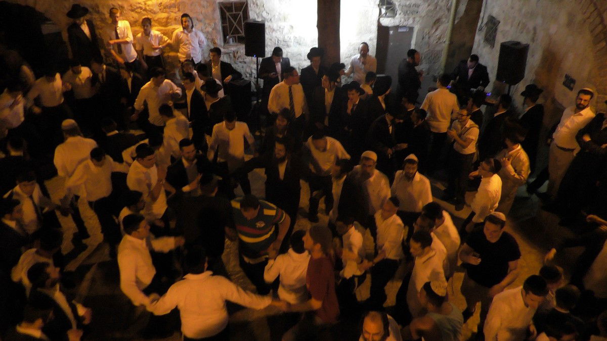 צפו: ריקודי השמחה במלווה מלכה בקבר דוד המלך