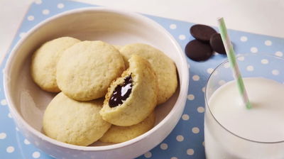 עוגיות ממכרות במילוי שוקולד שכיף להכין עם הילדים