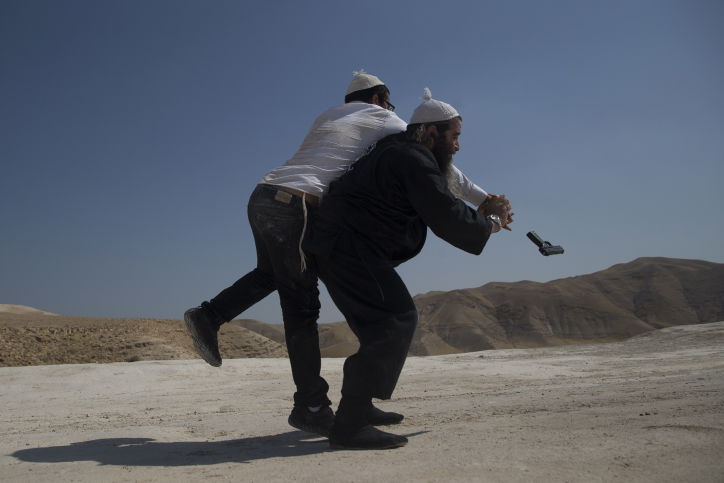 הנינג'ה החרדי מדגים כיצד להכניע תוך שניות תוקף חמוש