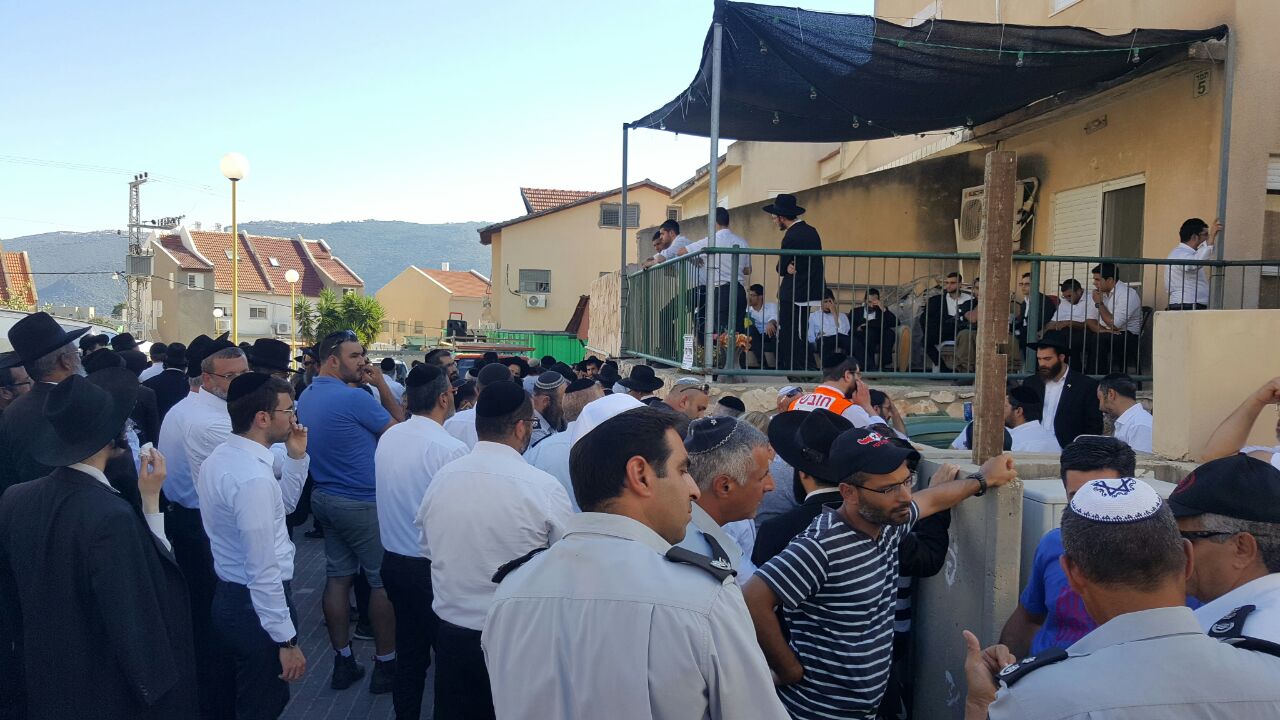 עשרות ליוו למנוחות את ישראל ועקנין ז"ל; בהספדים: מתקפה נגד הטכנולוגיה