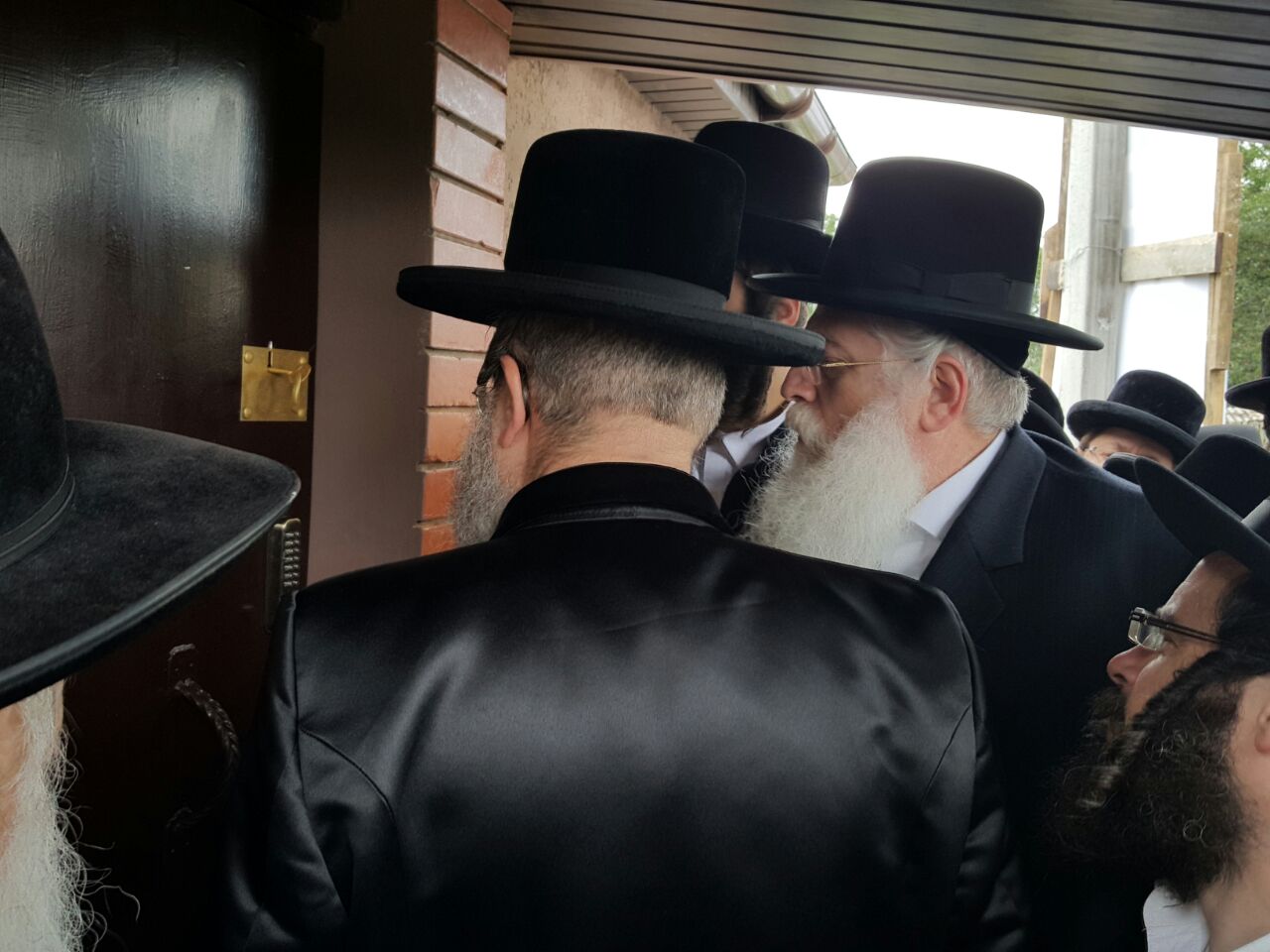 הרבי מסאדיגורא פרץ בקול בוכים: "לבקש על האסונות"