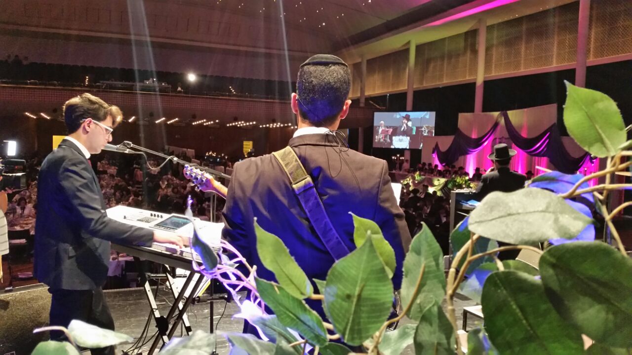 המוזיקאי החרדי שנסע לחגוג ׳שולם זוכער׳ בהרי האלפים