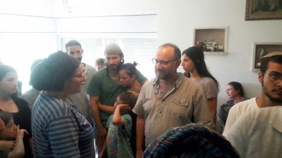 הוריה של הלל יפה הי"ד קמו מהשבעה ובאו לנחם את משפחת מרק