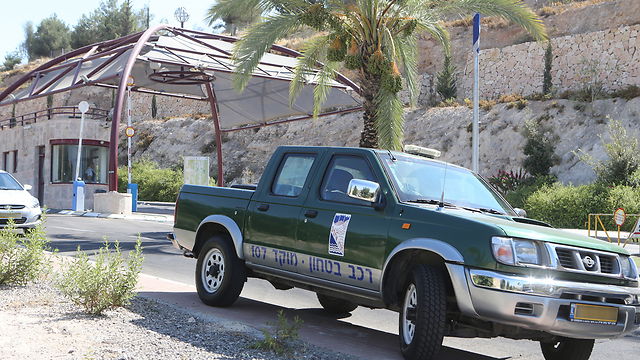 טרגדיה במעלה אדומים: הקב"ט נמצא ירוי שעתיים לאחר בנו