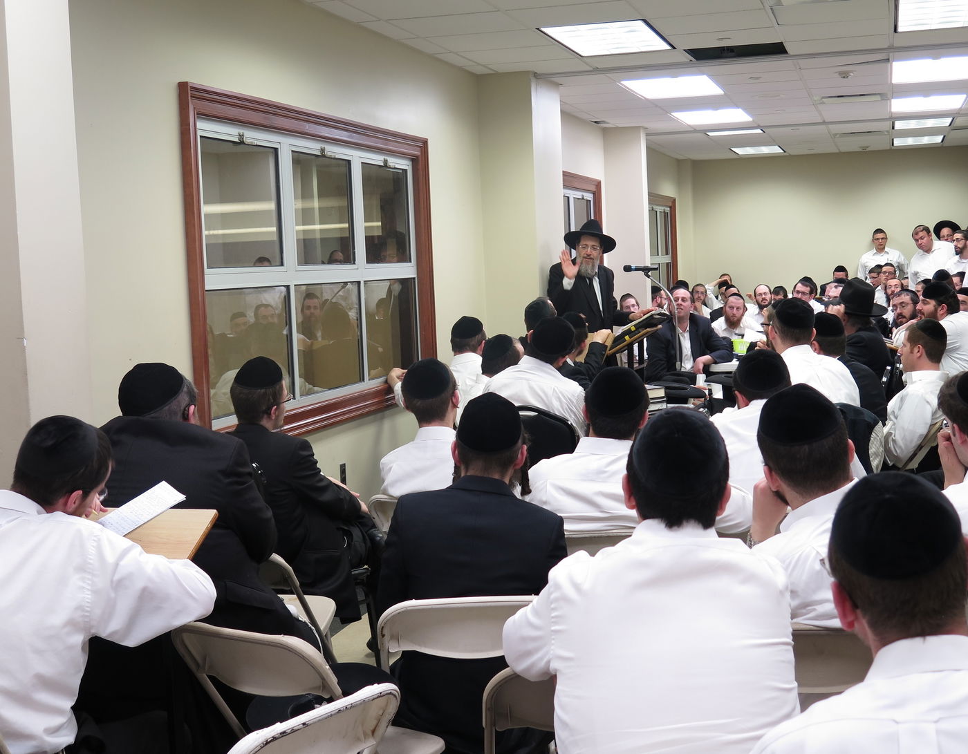 הגאון רבי בן ציון קוק: "אובמה הוא פחות משיעור ברכה"