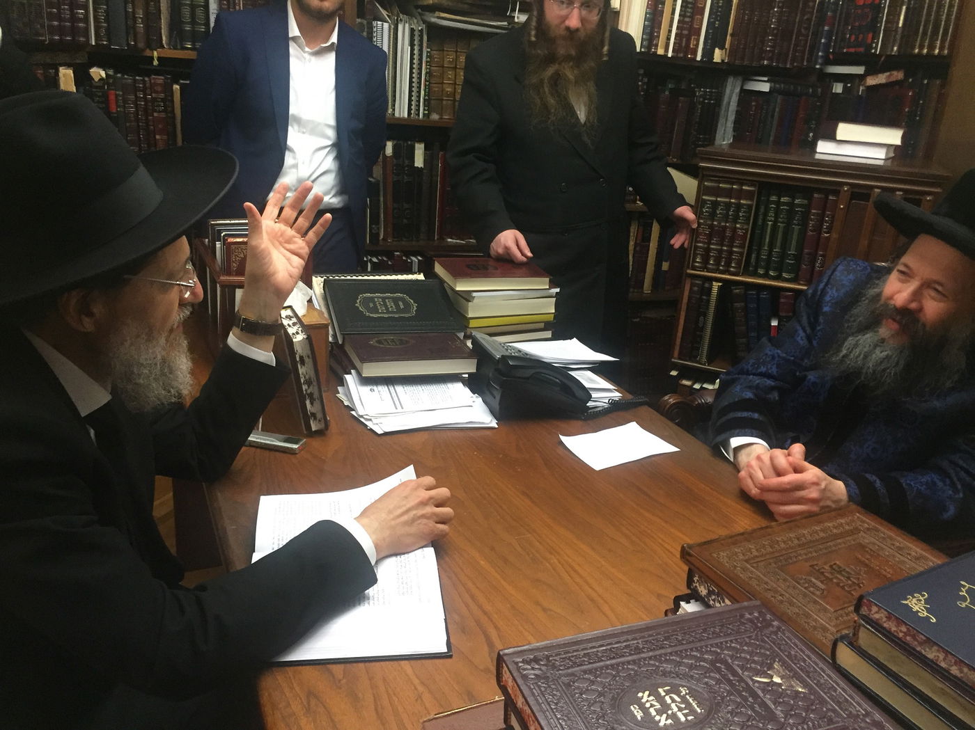 הגאון רבי בן ציון קוק: "אובמה הוא פחות משיעור ברכה"