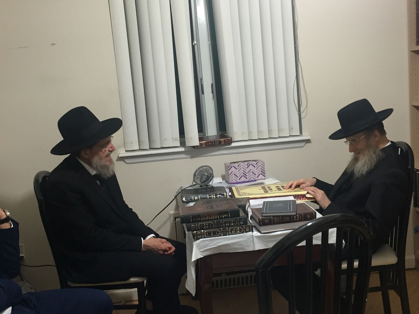 הגאון רבי בן ציון קוק: "אובמה הוא פחות משיעור ברכה"