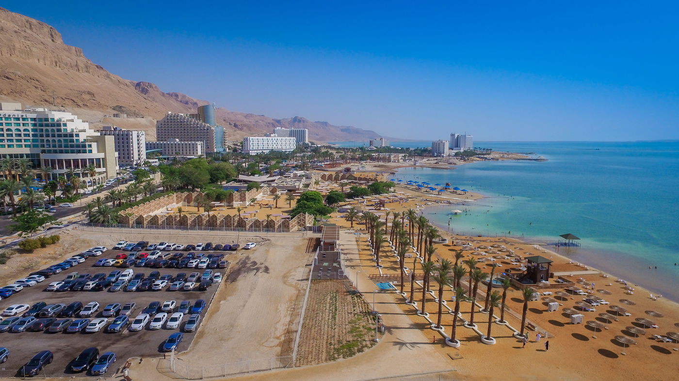 מרהיב: חופי ים המלח כפי שמעולם לא ראיתם • צפו