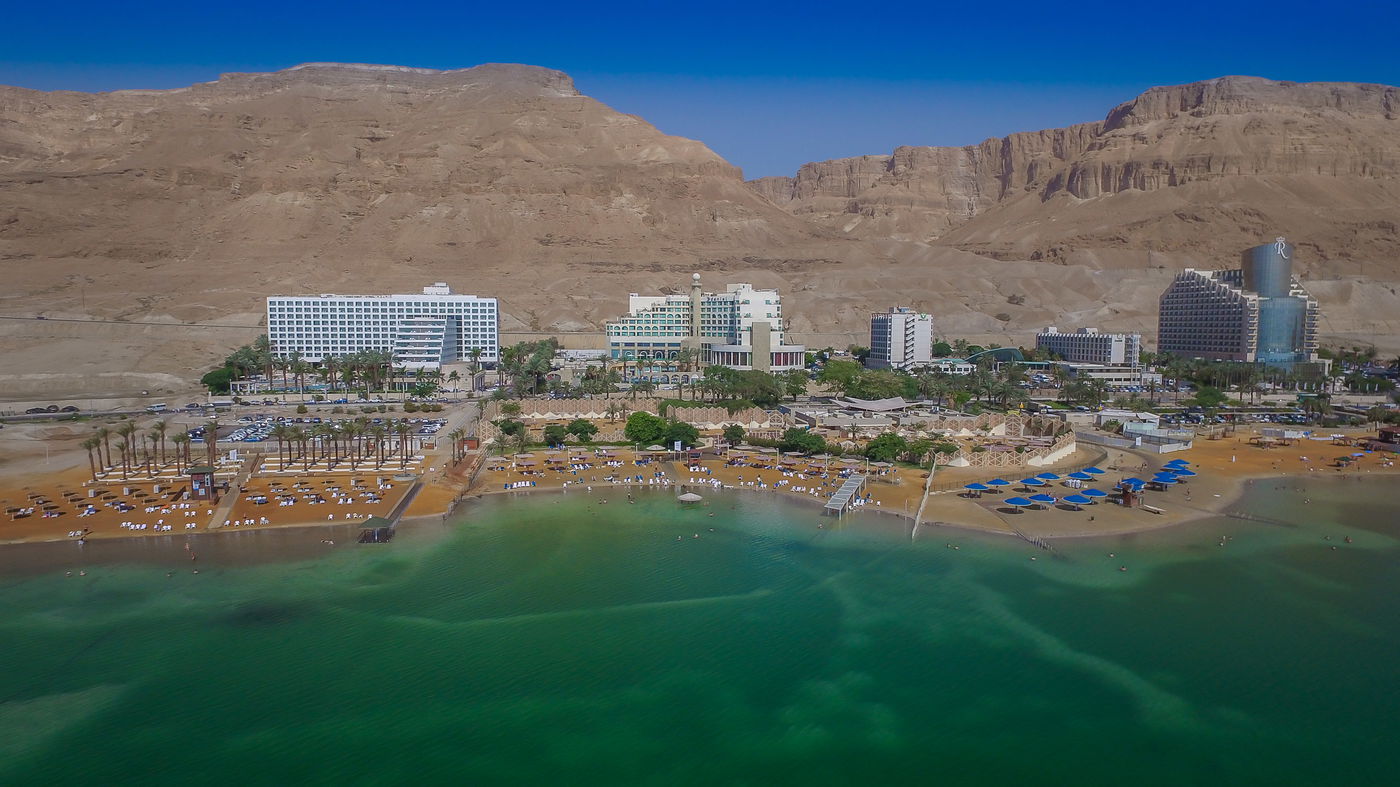 מרהיב: חופי ים המלח כפי שמעולם לא ראיתם • צפו