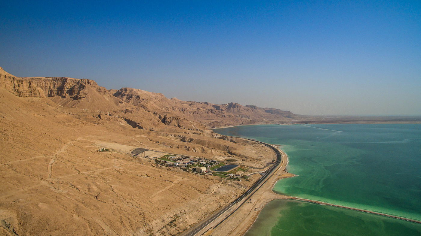 מרהיב: חופי ים המלח כפי שמעולם לא ראיתם • צפו