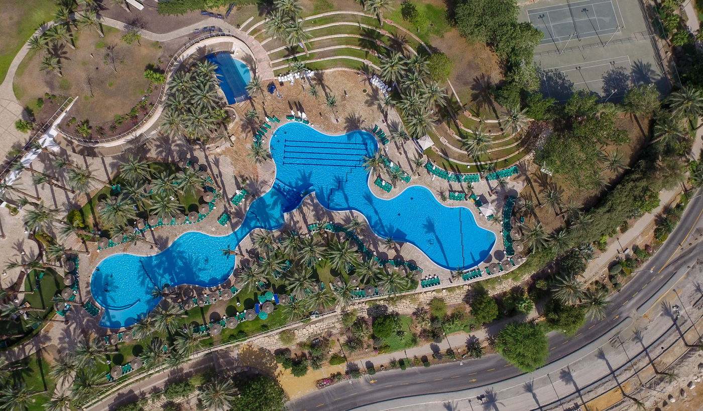 מרהיב: חופי ים המלח כפי שמעולם לא ראיתם • צפו