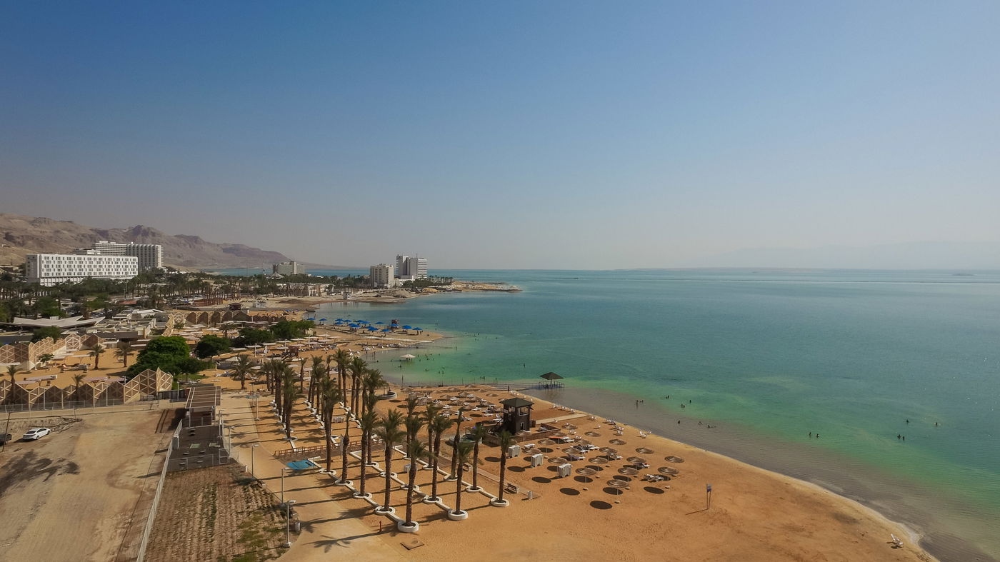 מרהיב: חופי ים המלח כפי שמעולם לא ראיתם • צפו