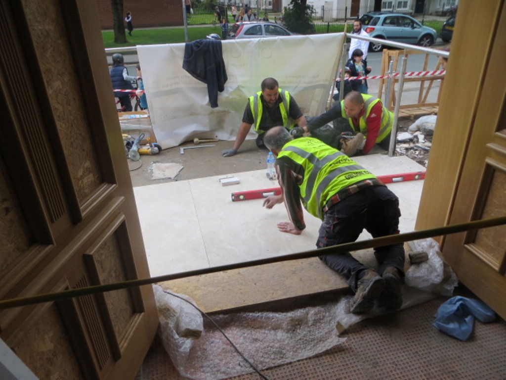 מנצ'סטר נערכת: הרבי מסאטמר יגיע לביקור בן שלושה ימים