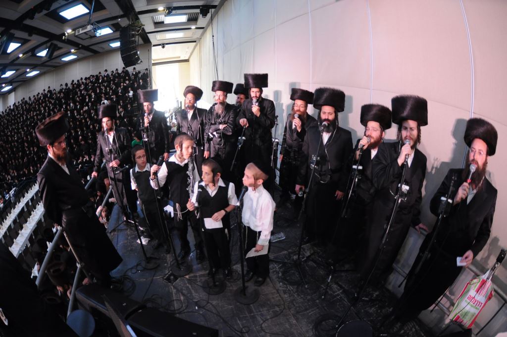 שמחת החתונה בחצרות טשורטקוב - סלונים