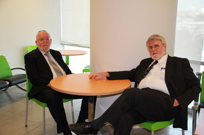 מנכ"ל מבחר הרב מאיר יעקובוביץ' ופרופ' חיים סוקניק מהמרכז האקדמי לב