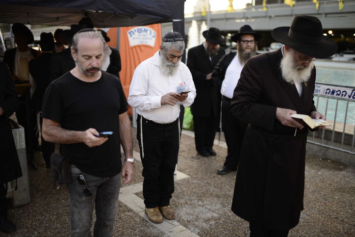 חב"דניקים וכאלו שלא חגגו בכיכר רבין • צפו