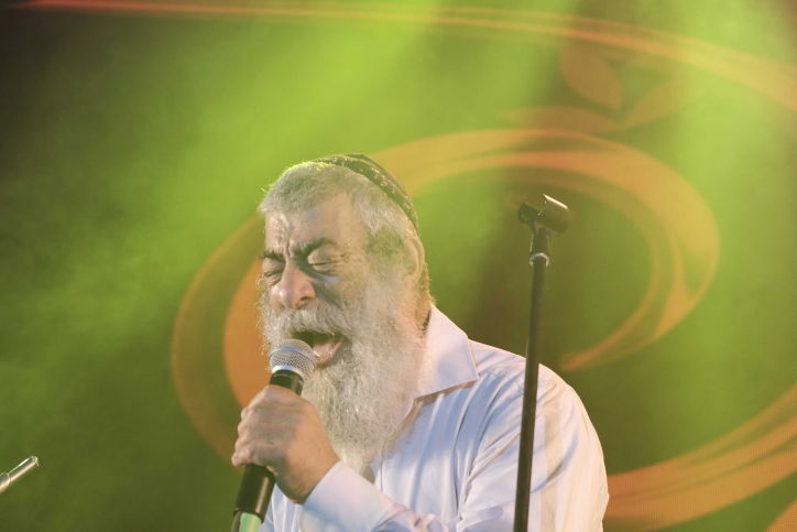 חב"דניקים וכאלו שלא חגגו בכיכר רבין • צפו