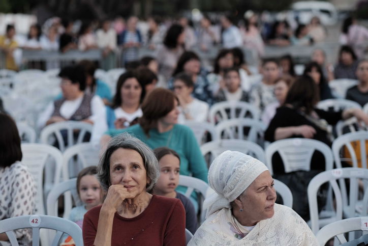 חב"דניקים וכאלו שלא חגגו בכיכר רבין • צפו